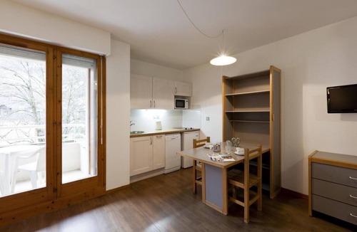 Brides-les-Bains Apartment | 50m from resort center, 2nd floor, balcony, 24m², Brides Les Bains