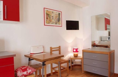Brides-les-Bains Apartment | 50m from resort center, 1st floor, view village, balcony, 26m², Brides Les Bains