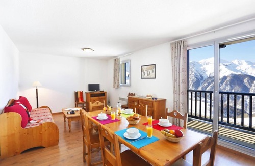 Germ Apartment | 50m from shops, swimming pool, balcony, parking, tv, ski locker, 55m², Peyragudes