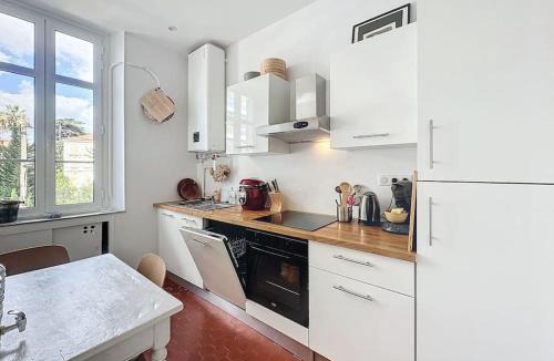 Prado - Republique Apartment | 50m2 Centre-ville, 2 terrasses, climatisation