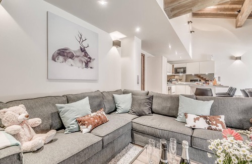 Les Brevieres Ski Chalet | 6-Room Duplex with Jacuzzi - 9 People, Tignes