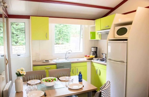 Saint-Genies Ski Chalet | 6-Room Twin Chalet for 11 People