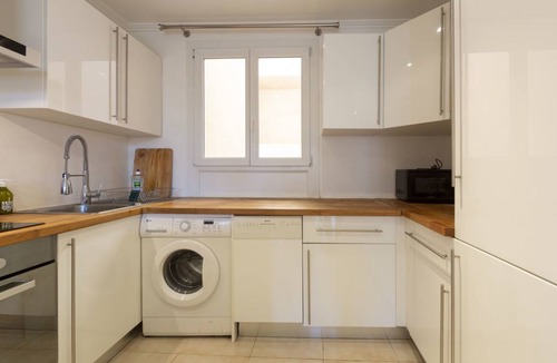 Antibes Old Town Apartment | 69 m² Apartment ∙ 2 bedrooms ∙ 4 guests