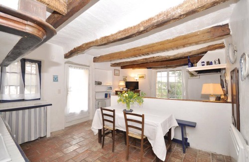 Chateauneuf-Grasse House | 70 m² House ∙ 2 bedrooms ∙ 4 guests