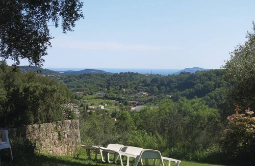 Chateauneuf-Grasse House | 70 m² House ∙ 2 bedrooms ∙ 4 guests