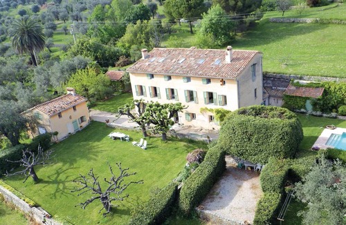 Chateauneuf-Grasse House | 70 m² House ∙ 2 bedrooms ∙ 4 guests