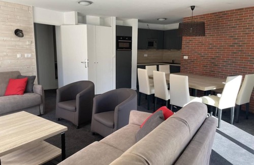 Eaux-Bonnes Apartment | 80m from resort center, 5th floor, view mountain, swimming pool, balcony, tv, ski locker, 89m²