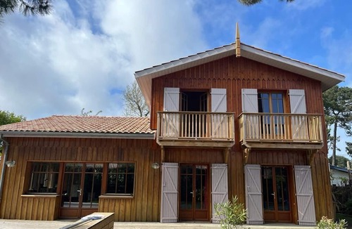 Cap-Ferret Villa | A 200m des plages et des commerces, belle villa en bois avec piscine chauffée