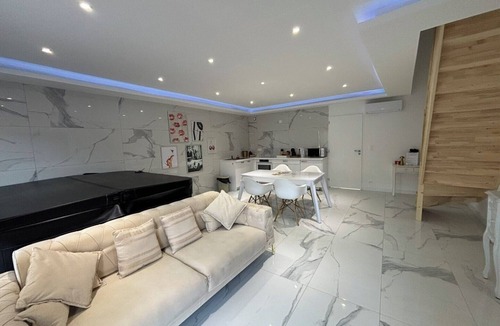 Guemene-Penfao House | A break for two on the banks of the Don Valley