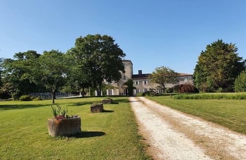 Mortagne-sur-Gironde House | A bucolic interlude in the heart of Charente-Maritime.
