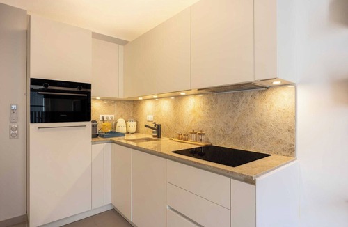 Saint-Tropez City Centre Apartment | A/C apartment with 1BDR/4P - Place des Lices - Saint Tropez