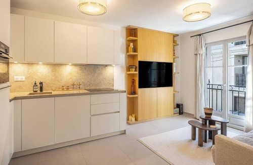Saint-Tropez City Centre Apartment | A/C apartment with 1BDR/4P - Place des Lices - Saint Tropez
