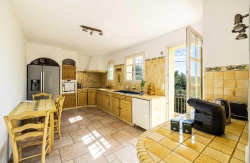 Le Tignet Apartment | A C House 4BR 10P with Pool – 40 min from Cannes