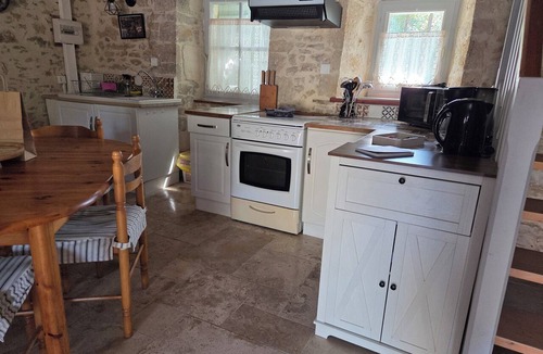 Saint-Juire-Champgillon House | A charming vacation rental with a pool, nestled in the peaceful Vendée countryside.