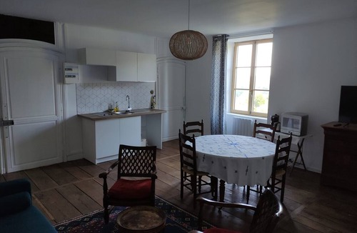 Boisseuil House | A Charming and Distinctive Setting at Domaine Faugeras - DABNB