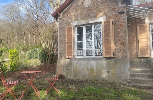 Saint-Remy-les-Chevreuse House | A comfortable cottage in the heart of nature, close to forest trails