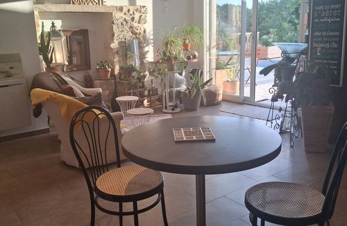 Singleyrac Bed & Breakfast | A cozy, peaceful countryside retreat: "Petit Nid du Lac" with a pool