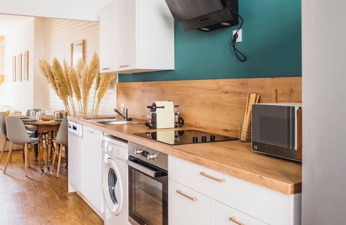 Cognac Apartment | A Stunning Apartment in Old Cognac, Close to All Amenities.