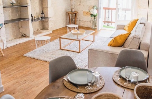Cognac Apartment | A Stunning Apartment in Old Cognac, Close to All Amenities.