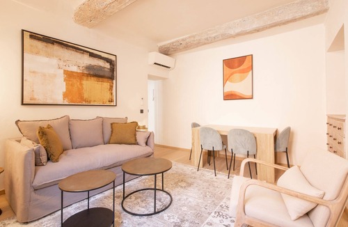 Old Town Apartment | A Superb 1-BR next to Senequier - Center of Saint-Tropez