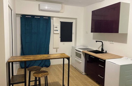 Saint-Andre-de-Lidon House | Air-conditioned house 2 pers. with garden, quiet, enclosed parking, near ocean