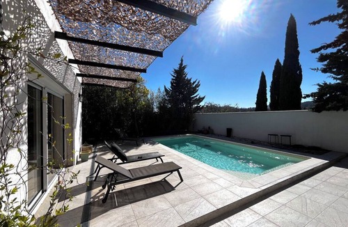 Pierrefeu-du-Var House | Air-conditioned house with a pool.