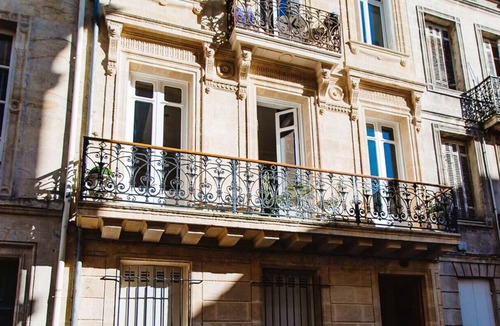 Hotel de Ville - Quinconces Apartment | Air-conditioned, elegant, quiet, ideally located