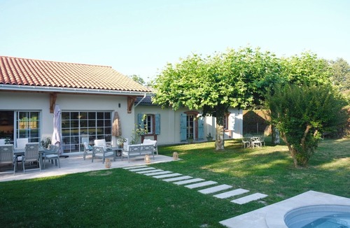 Soustons Villa | Air-conditioned villa with heated pool and Jacuzzi