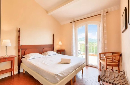 Les Restanques Villa | Air-Conditioned Villa with Views of the Surrounding Greenery, 3 Rooms, Sleeps 6 - Prestige