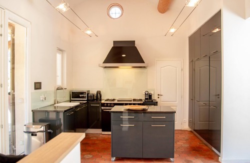 La Mole Villa | Air-conditioned villa with private pool