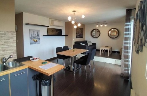 Blagnac Apartment | Air conditioning T2 Parking Balcony Blagnac Airport IUT Tram