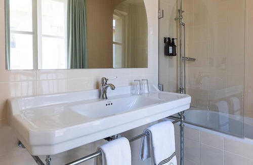 Biarritz City Centre Hotel | Alfred Hotels Port-Vieux