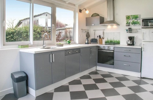 Saint-Fort-sur-Gironde House | Amazing home in St Fort sur Gironde with WiFi