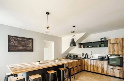 Arcais Villa | An exceptional getaway at the 4-star Villa Mélusine, featuring air conditioning