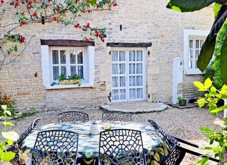 Marigny House | Ancienne forge, aire de loisirs avec piscine
