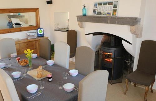 Echassieres House | Ancienne longère rénovée avec piscine privative et animaux admis - FR-1-489-201