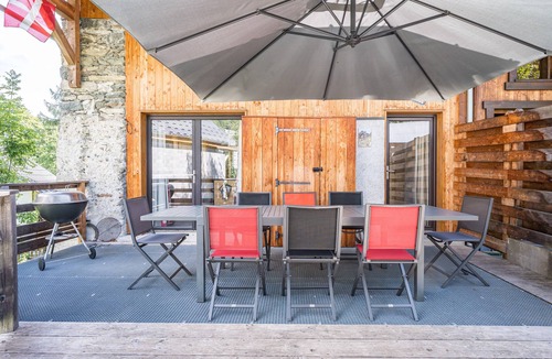 Saint-Colomban-des-Villards Apartment | Apartment 'Breizh Chalet - 14 Personnes' with Mountain View, Private Terrace and Wi-Fi