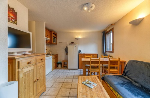 Saint-Colomban-des-Villards Apartment | Apartment "Le Bon Mollard" with Mountain View and Balcony