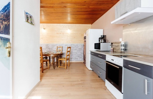 Saint-Martin-sur-la-Chambre Apartment | Apartment "Gîte Zen Attitude" with Mountain View, Private Hot Tub and Wi-Fi