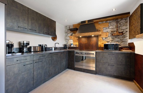 La Toussuire House | Apartment 'Lodge Six de Savoie' with Mountain View, Private Terrace and Sauna