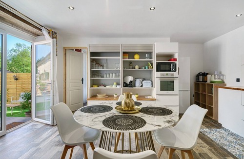 Saint-Genis-de-Saintonge Apartment | Apartment 'Costa Verde' with Private Garden, Wi-Fi and Air Conditioning