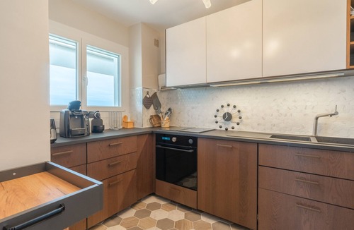Saint-Georges-de-Didonne Apartment | Apartment 'La Résidence' with Sea View, Private Terrace and Wi-Fi