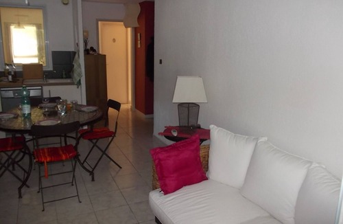 Saint-Mandrier-sur-Mer Apartment | Apartment