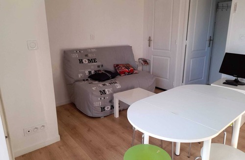 Saint-Sulpice-de-Royan Apartment | Apartment 15 minutes from the beach, relaxing environment