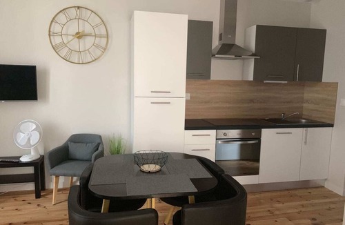 Chatel-Guyon Apartment | Apartment 4 persons air-conditioned 1 bedroom + sofa bed Puy de Pourcharet A04
