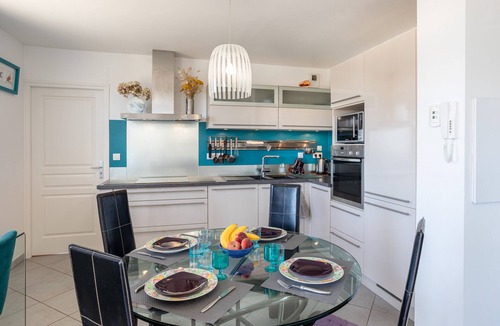 Les Sables d'Olonne Apartment | Apartment 'Appart Villa Margaux Near the Sea' with Private Terrace and Wi-Fi