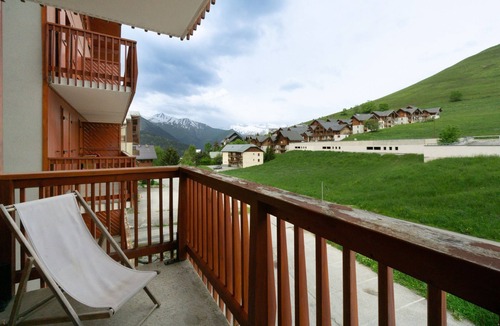 Albiez-Montrond Apartment | Apartment 'Albiez' with Mountain View, Shared Pool and Wi-Fi