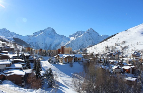 Les Deux Alpes Apartment | APARTMENT FOR 10 PEOPLE 4 BEDROOMS 4 BATHROOMS AT THE FOOT OF THE SLOPES WITH BALCONIES