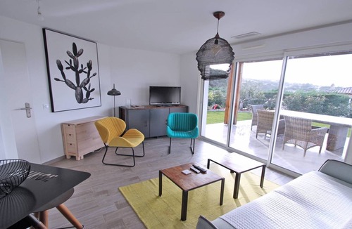 Sainte-Maxime Apartment | Apartment for 4 people – Swimming pool residence – Air conditioning – WiFi – Sainte Maxime
