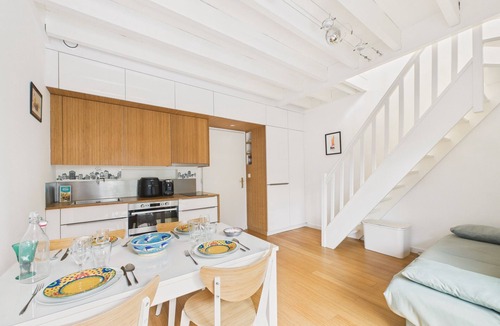 Prefailles Apartment | Apartment for 4, swimming pool, sea 150m away